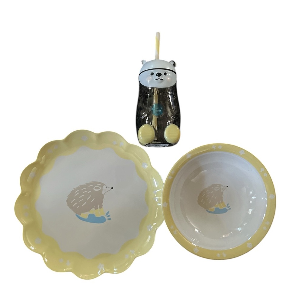 Pillowfort Yellow and White Hedgehog Kids Dinnerware Set